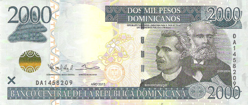 What kind of currency is used in the Dominican Republic?